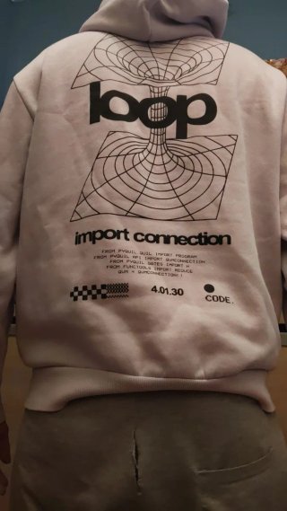 Sudadera Bershka con estampado gráfico