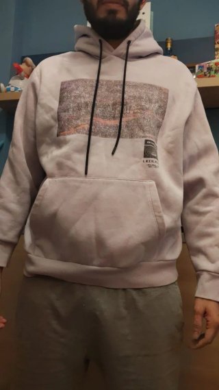 Sudadera Bershka con estampado gráfico