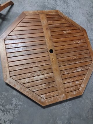 Mesa de madera octogonal