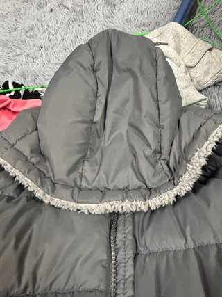 Abrigo acolchado niño gris