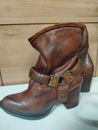 Botines piel mujer. Marca española Fluxá (N°36)