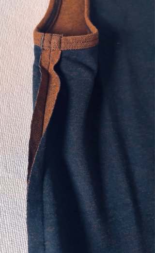 Camiseta sin mangas Bershka León Negra y Marrón