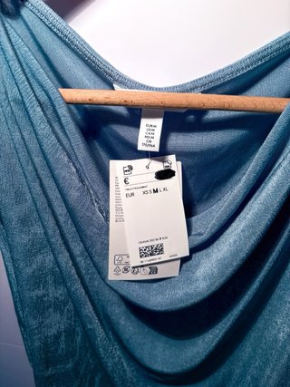 Top H&M azul satinado drapeado nuevo M
