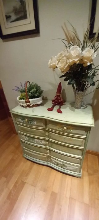 Cómoda antigua restaurada madera