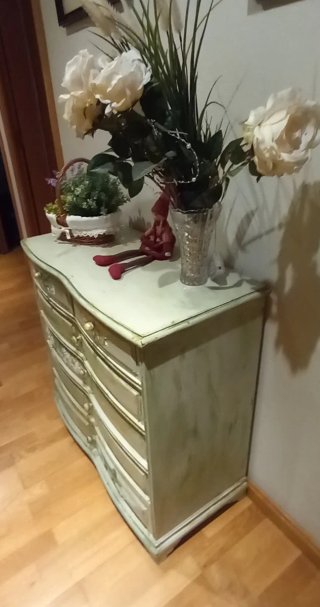 Cómoda antigua restaurada madera