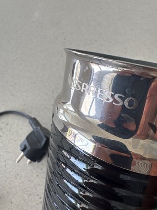 Espumador y Calienta Leches Nespresso