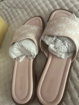 Sandalias Michael Kors MK rosas y blancas