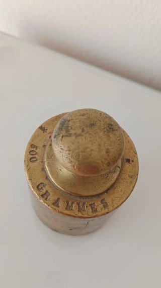 Antigua Pesa de Latón de 500 Gramos