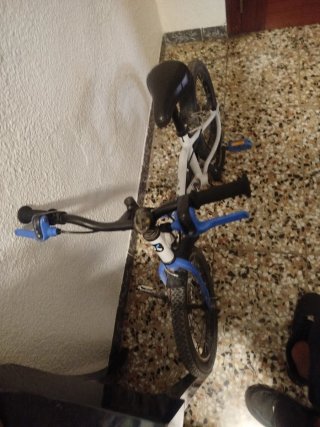 Bicicleta infantil blanca