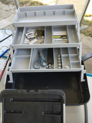 Equipo pesca 4 cañas con carretes y red