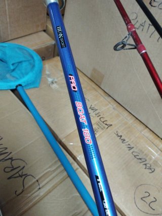 Equipo pesca 4 cañas con carretes y red