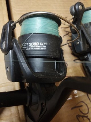 Equipo pesca 4 cañas con carretes y red