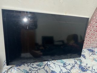 TV Samsung Negra Como Nueva 32 pulgadas