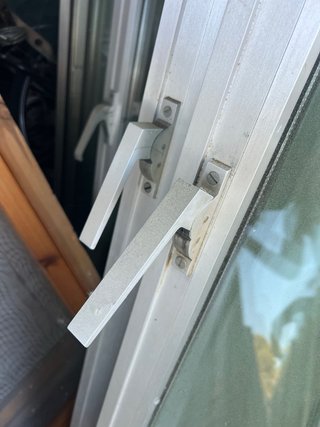 9 Ventanas Aluminio Doble Cristal y una puerta
