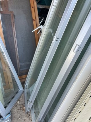 9 Ventanas Aluminio Doble Cristal y una puerta