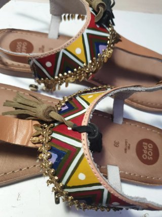 Sandalias étnicas multicolor mujer