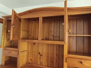 Mueble de comedor de madera