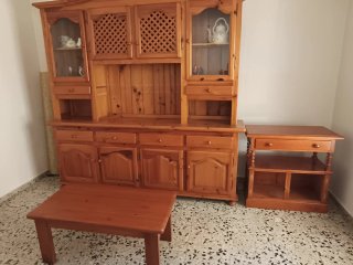 Mueble de comedor de madera