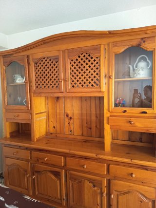 Mueble de comedor de madera