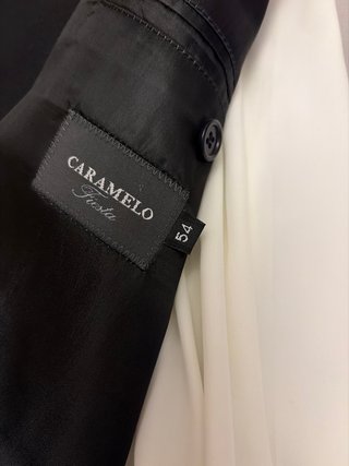 Traje Caramelo Negro Talla XL con Camisa