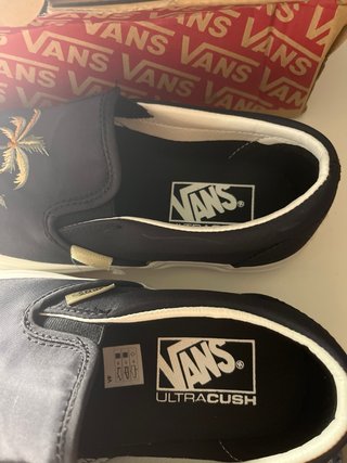 Vans Slip-On bordadas tigre y flor