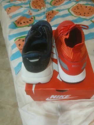 Zapatillas BOSS 2 PARES  Rojas y Azules