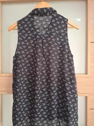 Camisa sin mangas con estampado de pájaros