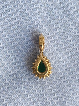 Colgante Oro 18k Diamantes naturales y Esmeralda