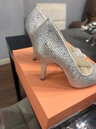 Zapatos de tacón Marc Ellis plateados talla 38