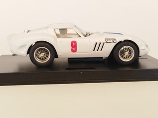 Scalextric Ferrari 250 GTO Rosa