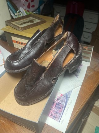 Scarpe vintage fondo magazzino pelle