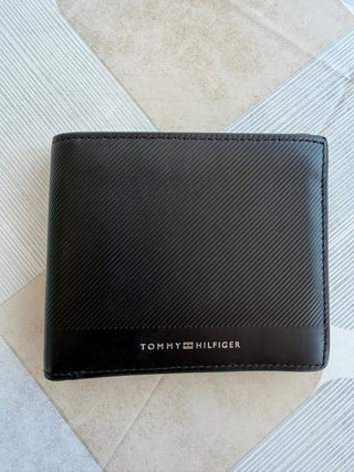 Cartera Tommy Hilfiger Negra