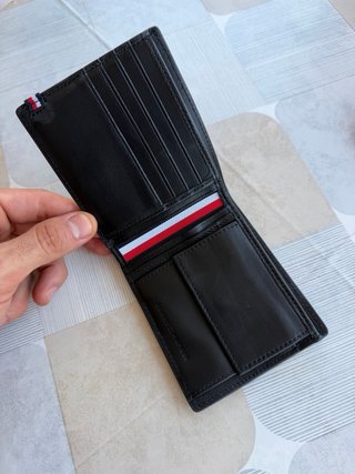 Cartera Tommy Hilfiger Negra