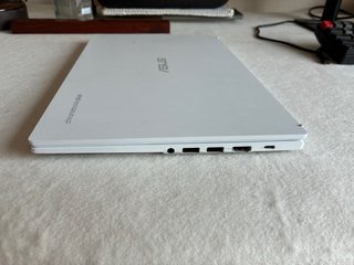 Portátil ASUS Gris/Blanco Poco Uso