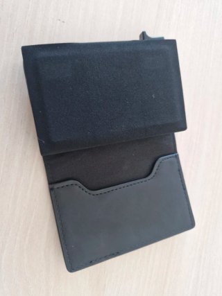 Cartera Pop-Up RFID Negra