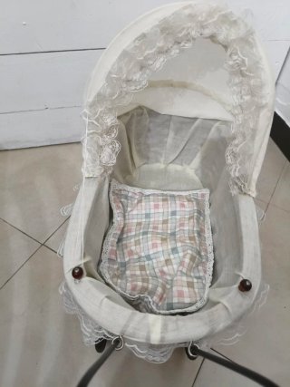 Carrito de muñeca vintage