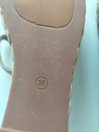 Sandalias cuña Alma en Pena de pedrería nuevas.