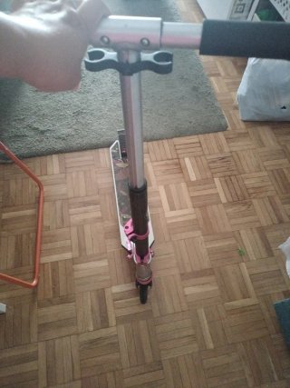 Patinete infantil rosa y plateado