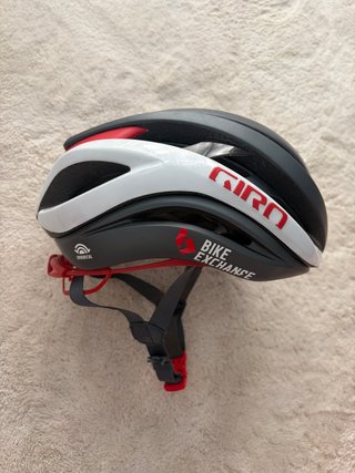 Casco Giro MIPS Negro/Blanco/Rojo