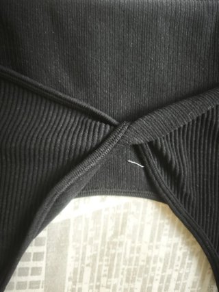 Top negro espalda cruzada Talla M