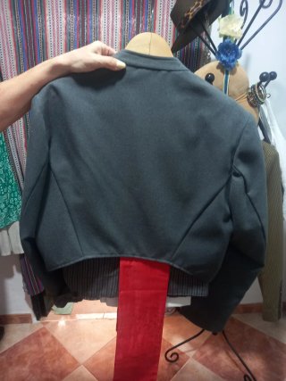Traje corto romero gris
