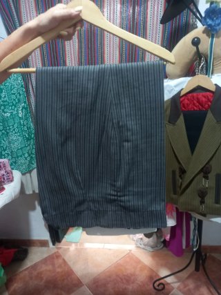 Traje corto romero gris