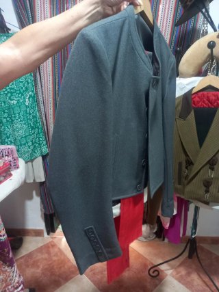 Traje corto romero gris