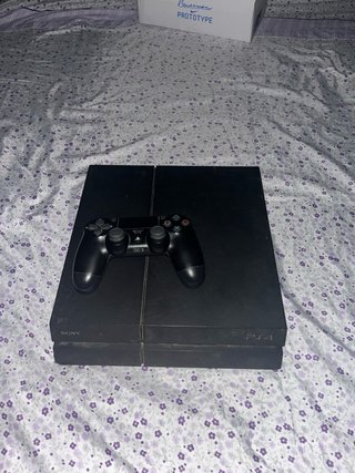 PS4 (PlayStation 4) Negra + Mando