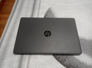 Portatil HP Negro con Accesorios