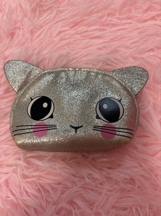 Monedero gato brillante + 7 pares zapatos barbie