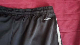 Pantaloncini Adidas neri e blu