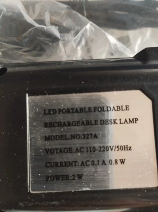 Lámpara LED de escritorio plegable