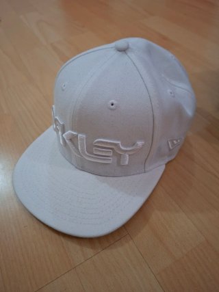 Lote 3 Gorras Oakley y Prada