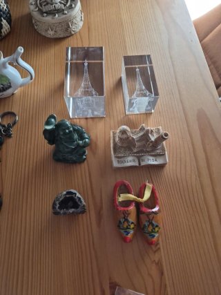 Souvenirs del Mundo (cada uno 4 euros)